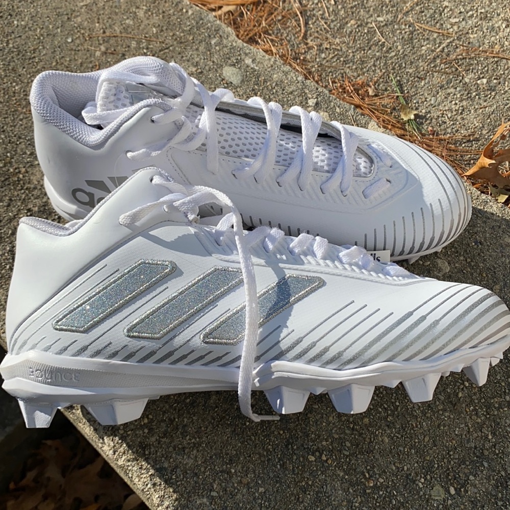 Adidas Football Freak MD cleats Men’s 7/Boys 5.5